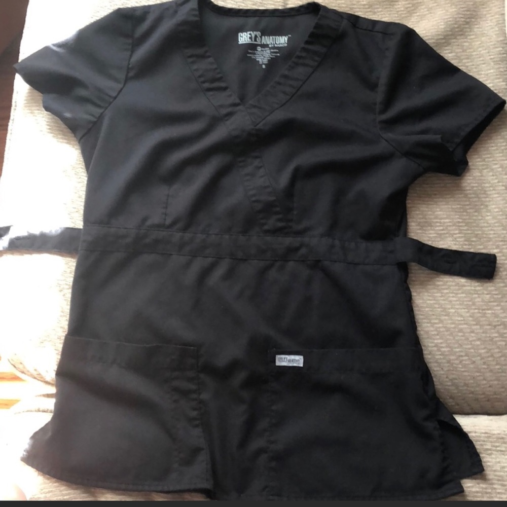 Greys Anatomy Scrub Set Small Top Med. bottoms